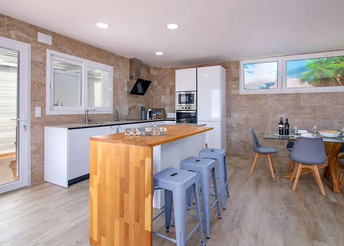 Casa de Férias Nueva Playa-3 By Interhome *